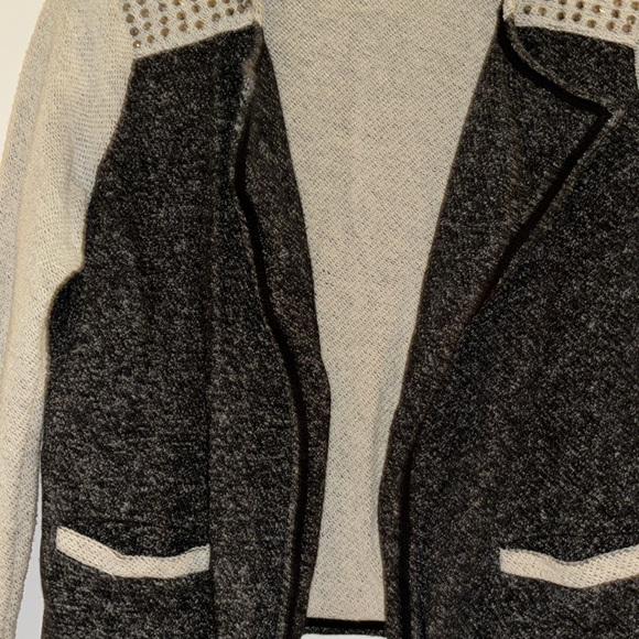 Short Jacket - Picture 3 of 3